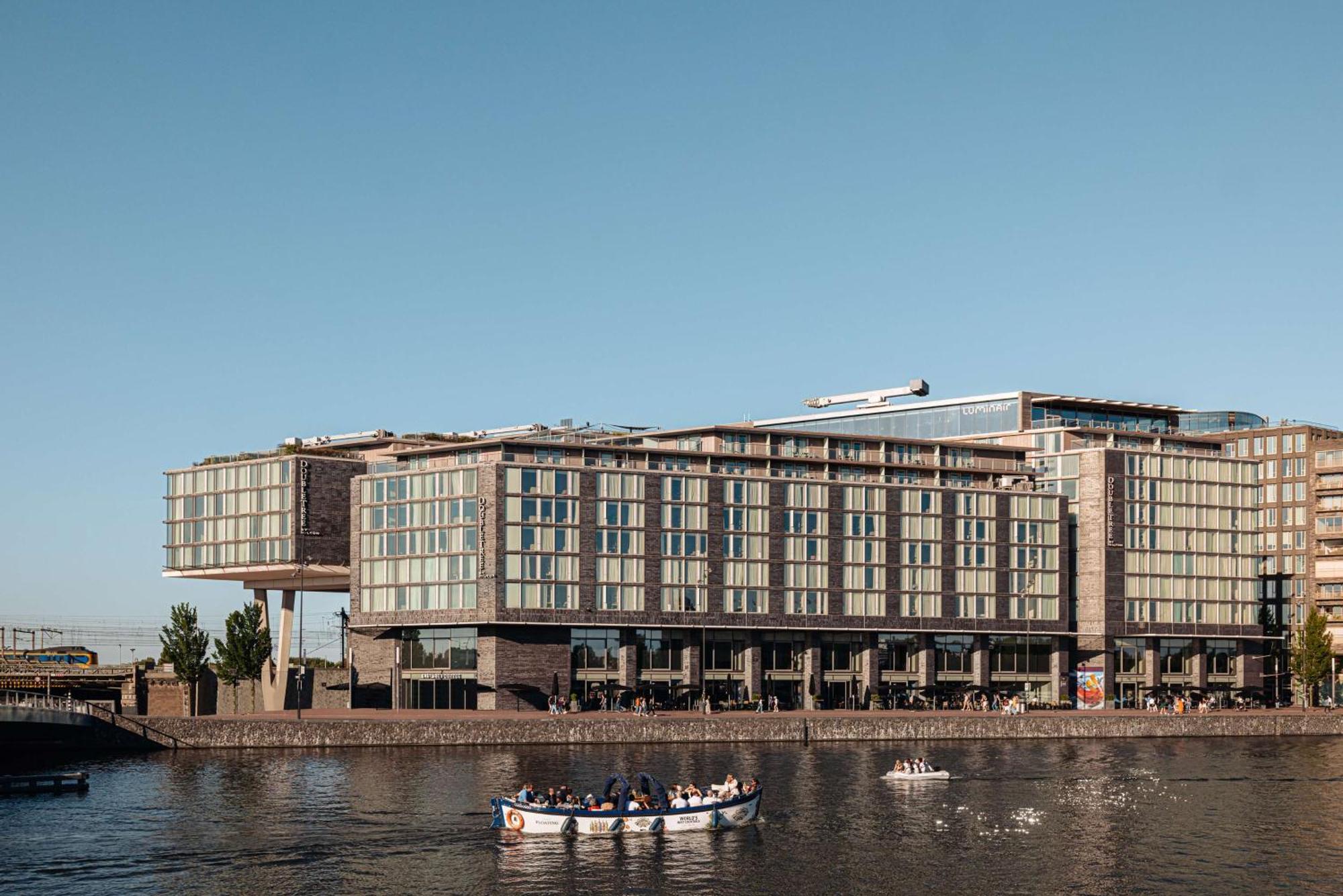 Doubletree By Hilton Amsterdam Centraal Station Hotel Exterior foto